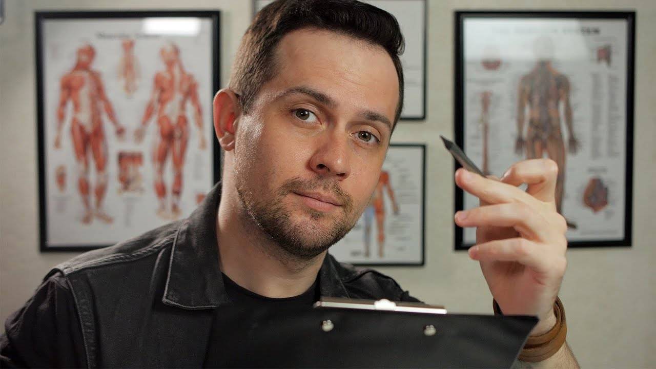 АСМР СТУДЕНТ С ЗАДНЕЙ ПАРТЫ Рисует Тебя (Шёпот, звуки карандаша и жвачки)