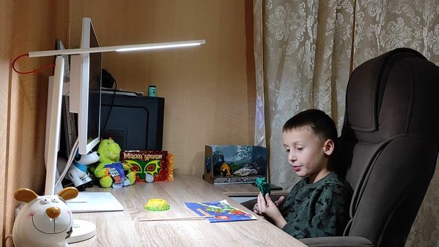 лепим ёлочку из теста-пластелина. Строго не судите, я только учусь! смотреть онлайн