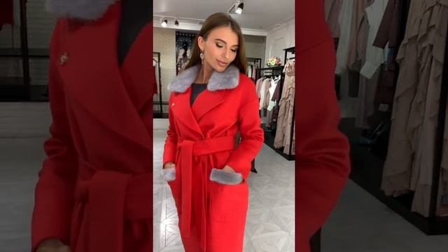 Зимнее пальто с мехом норки ждет вас в бутиках Malina Fashion