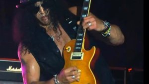 Nuno Bettencourt 1966 vs. Slash 1965