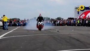Трюки на байке HONDA