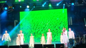 На Ивана на, Купала красна девица гадала