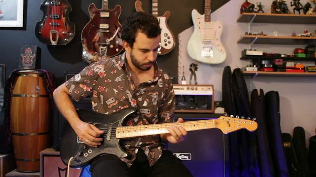 Fender Lead II - Loop 02 смотреть онлайн