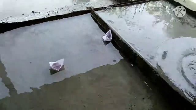 My boys playing with paper boat ⛵ смотреть онлайн