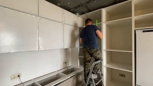 Изготовили кухню на заказ! ? Сборка кухонного гарнитура с каменной столешнице. Корпорация Уюта