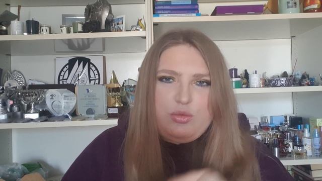 Baiser Volé-блестящий парфюм! смотреть онлайн