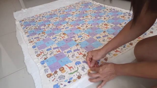 APRENDE A ACOLCHAR UNA PIEZA DE PATCHWORK - 1ERA CLASE смотреть онлайн