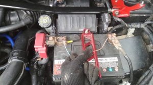 Nissan Tiida замок лючка бензобака
