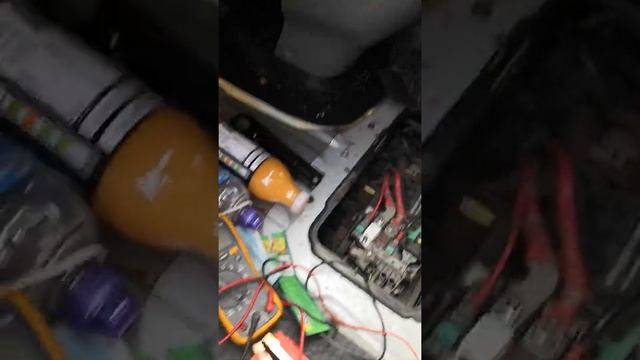 Vauxhall vivaro .Opel vivaro Renault traffic 2013 . 175 amp fuse blowing on top of battery смотреть онлайн