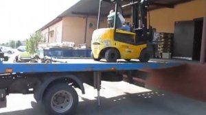 Перевозка вилочного погрузчика на эвакуаторе