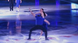 Stars on Ice Toronto 2018 -Tessa Virtue and Scott Moir (Shape of You)