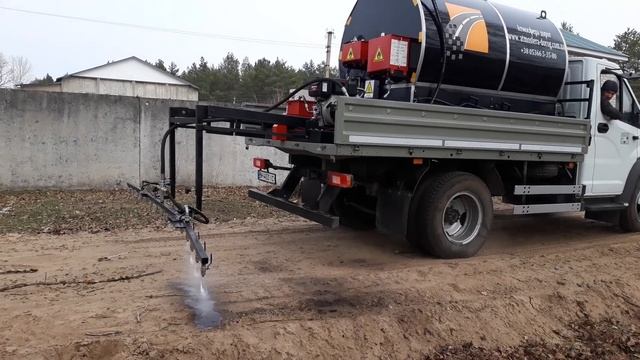 Emulsion sprayer ДСМ 80 42Д 4t Skrapiarka do emulsji bitumicznej 4t Распылитель битумной эмульсии с смотреть онлайн