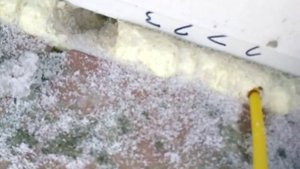 Если дует между подоконником и рамой