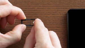 Samsung Galaxy A20: Removing and Inserting the SIM Card and SD Card (14 of 16) | Consumer Cellular