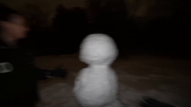 DO NOT MAKE A SNOWMAN AT 3 AM!! FROSTY THE SNOWMAN COMES TO LIFE!!