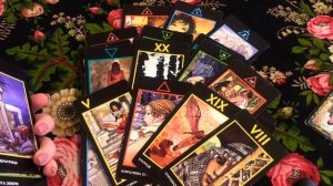 Таро онлайн. Что будет между нами дальше. Гадание на таро манара.