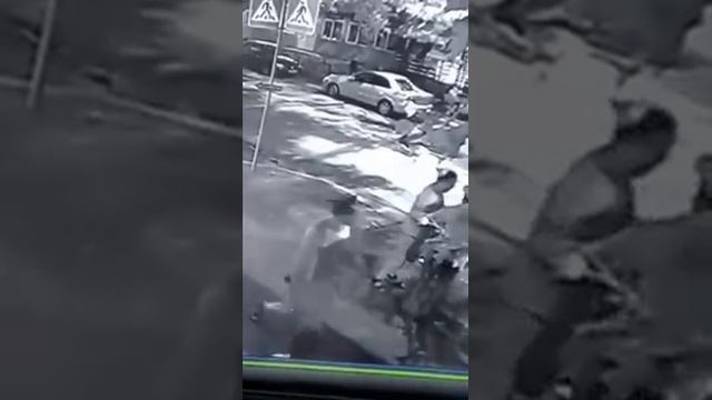 Молодой Кавказец Гасит Нацыста смотреть онлайн