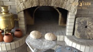 Печем хлеб в русской дровяной печи!
