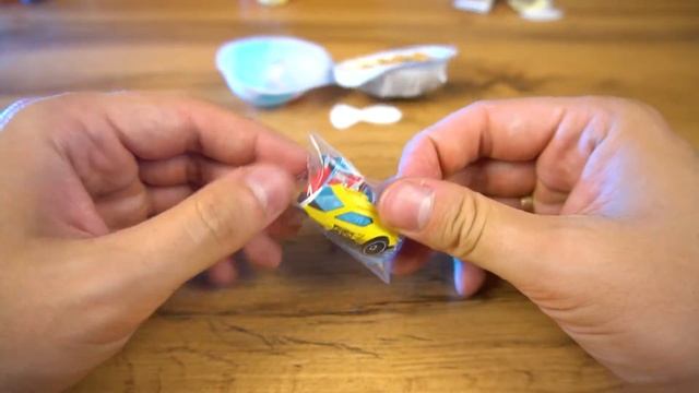 Киндер Сюрпризы испортились? Открываю 5 РАЗНЫХ Яиц смотреть онлайн