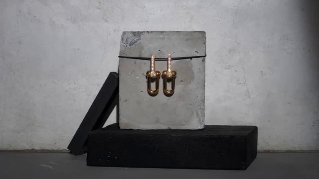 Tiffany & Co. — Tiffany HardWear x ROSÉ смотреть онлайн