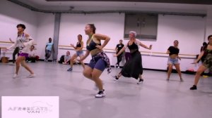 Tayc - N'y pense plus - Dance Class (@izochoreography)