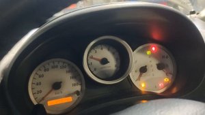 Двигатель 1AZ-FSE запускается и глохнет. Нет связи с блоком управления и не горит ЧЕК.