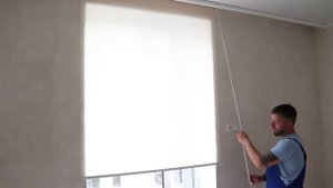 Монтаж рулонных штор VEREND