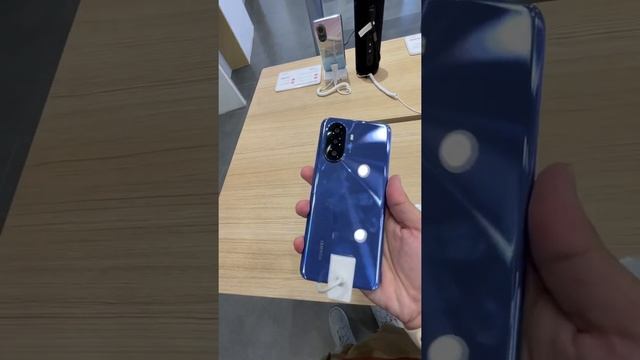 HUAWEI Nova Y70