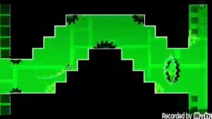 Komputersem играет в Geometry Dash