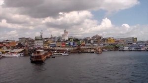 Saindo de Manaus, Amazonas, em direção a Santarém, estado do Pará, no navio N/M Golfinho do Mar II.