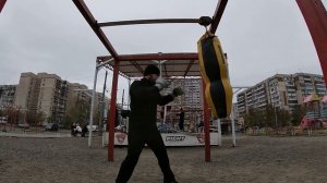 Ставим удар. Работа на мешке. Тренировка на выносливость.