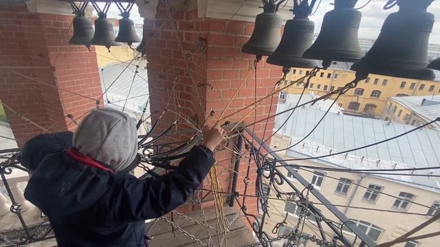 Колокольный звон. Заиконоспасский монастырь. Звонарь Егор Чухлеб. смотреть онлайн