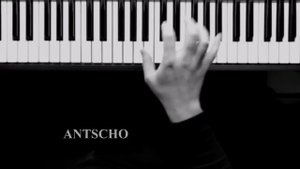 Haykakan piano - [Official Video] ANTSCHO