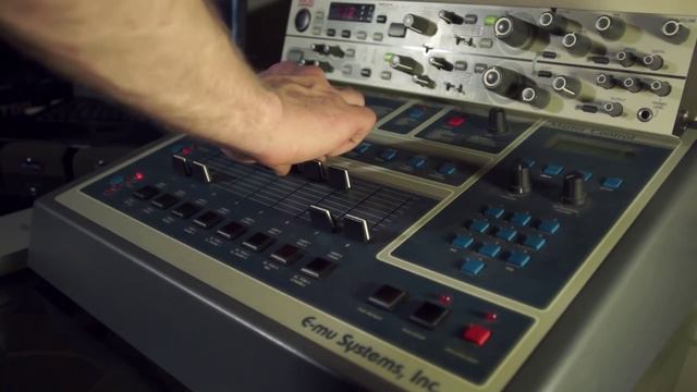 deep session @home _ SP-12 and Akai analog filter смотреть онлайн