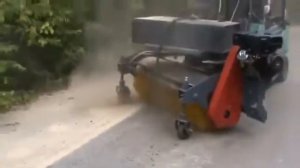 Щетка на вилочный погрузчик с поливом - дорожные щетки