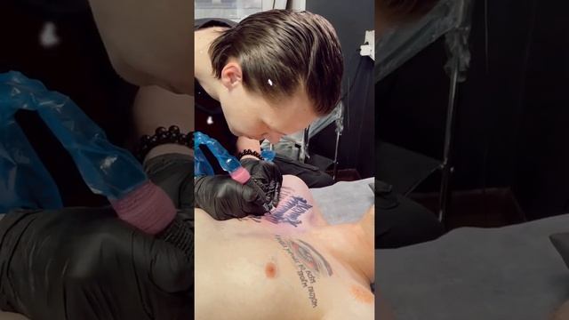 Процесс нанесения татуировки смотреть онлайн