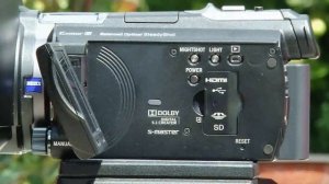 Видеокамера SONY HDR-CX740E