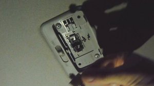 SUZUKI LIANA / AERIO замена ламп внутрисалонного плафона.