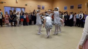 Танец снежинок. Гимназия 3 класс.
