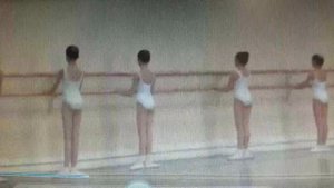 Упражнения у станка 1 и 2 средние группы