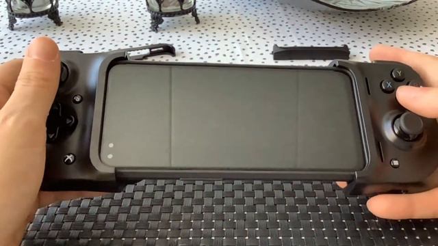 Playing Google Stadia with the Razer Kishi for Android (Xbox) controller смотреть онлайн