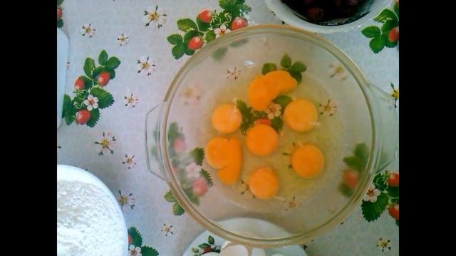 Пирог с замороженной вишней. Даже не ожидала, что будет так вкусно.