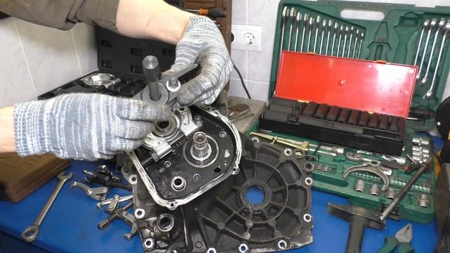 Как снять подшипник или шестерню, которая сидит мёртво: ДОЛГО МУЧИЛСЯ, НО ПОБЕДИЛ! смотреть онлайн