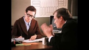 Засиделся человек на мелкой работе