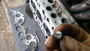потек тосол меду ГБЦ и впускным колектором (на примере автомобиля ЗАЗ Шанс)