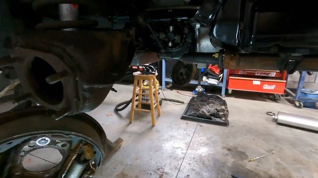 Engine install in my 1964 Corvair Monza Project смотреть онлайн