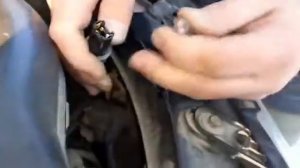 Замена габаритных лампочек спереди. NISSAN SERENA кузов c25.