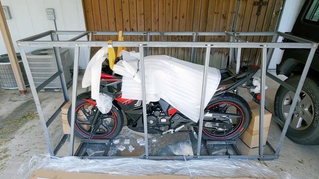 Quarantine Shopping for a Motorcycle (Lifan KPR 200) смотреть онлайн