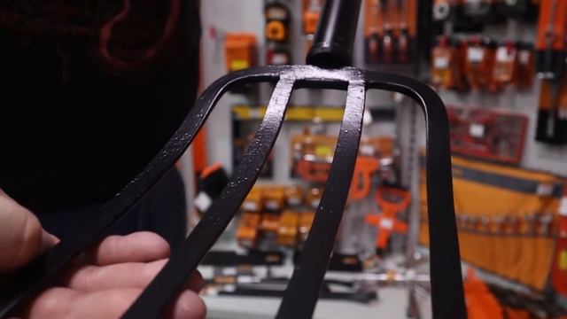Вилы садовые - Fiskars Solid смотреть онлайн