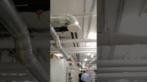 Яндекс Лавка изнутри: где хранятся продукты?